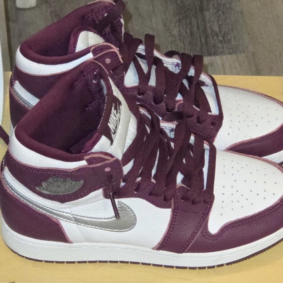 Nike Air Jordan 1 Retro High OG “Bordeaux” – Youth 5Y (Women 6.5) Worn Once Rare
